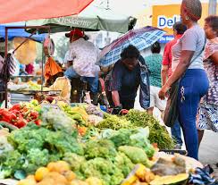 Alza petróleo inflación consumidor RD: impacto en precios y servicios